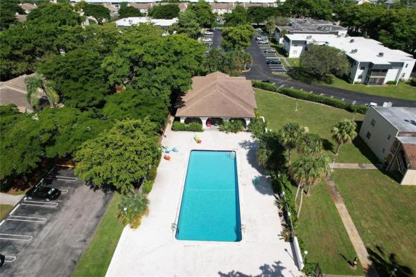2710 Riverside Dr #201-A, Coral Springs, Florida 33065, image 3