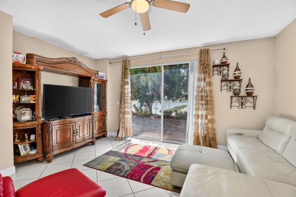 Terracina, 809 Triana St, West Palm Beach, Florida 33413, image 2