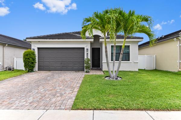 7461 Moonrise Dr, Lake Worth, Florida 33467, image 2