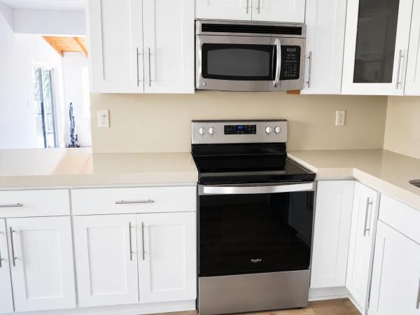 Gulfstream Estates, 819 NE 2nd Ct, Hallandale Beach, Florida 33009, image 2