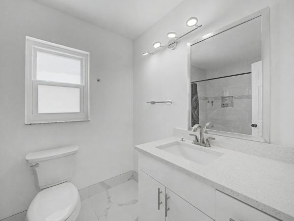 8464 Lake Point Ct, Lake Worth, Florida 33467, image 3