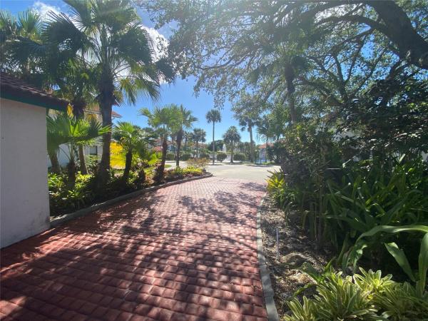 2286 Anchorage Ln #A, Naples, Florida 34104, image 2