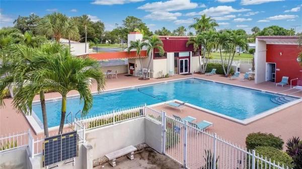 2532 Boundbrook Dr S #104, West Palm Beach, Florida 33406, image 1
