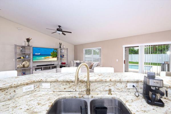 Palm Lake Gardens, 2606 Serenity Cir, Fort Pierce, Florida 34981, image 3