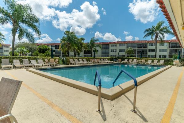 Hollybrook Golf & Tennis Club, 9823 S Hollybrook Lake Dr #104, Pembroke Pines, Florida 33025, image 1