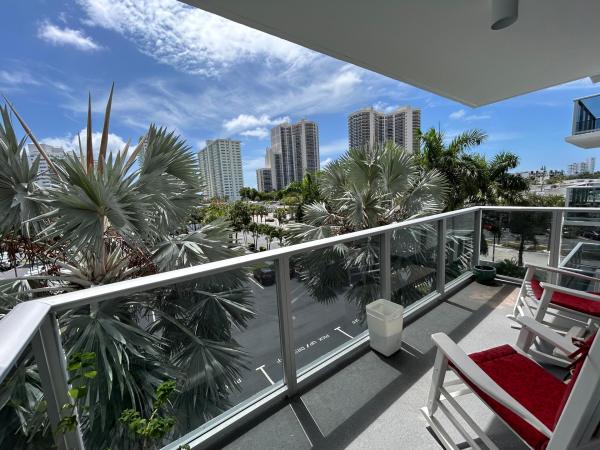 Coral Ridge Towers South, 3333 NE 34th St #414, Fort Lauderdale, Florida 33308, image 3