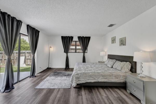 1115 NE 1st Ct NE #B, Hallandale Beach, Florida 33009, image 3