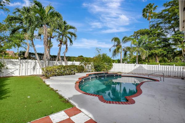 7555 Cedar Hurst Ct, Lake Worth, Florida 33467, image 2