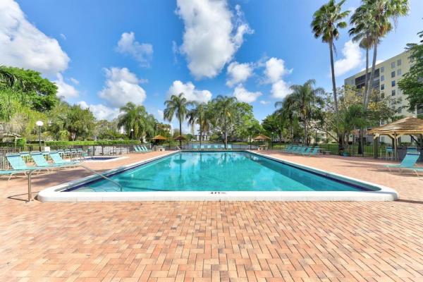 Cypress Bend, 2202 S Cypress Bend Dr #801, Pompano Beach, Florida 33069, image 2