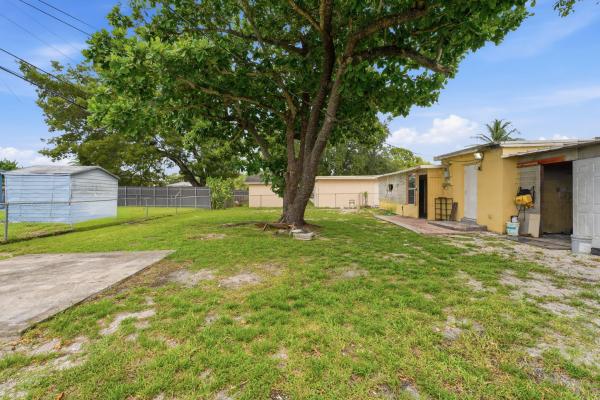 Bonnie Briar Estates, 3441 NW 169th Ter, Miami Gardens, Florida 33056, image 2
