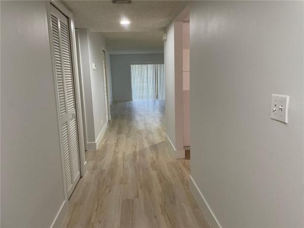 Racquet Club At Bonaventure, 235 Lakeview Dr #102, Weston, Florida 33326, image 1