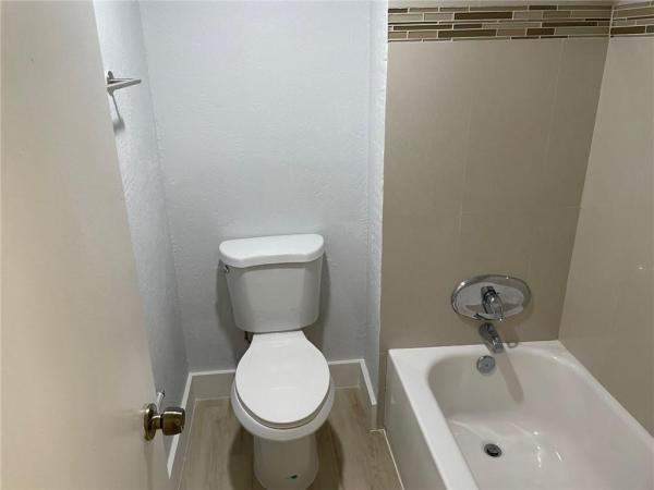 Racquet Club At Bonaventure, 235 Lakeview Dr #102, Weston, Florida 33326, image 3