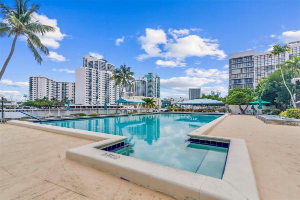 Oceanview Park, 800 Parkview Dr #823, Hallandale Beach, Florida 33009, image 3