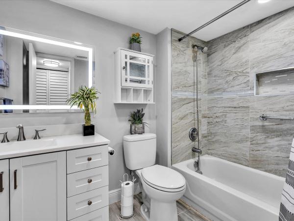 Applewood Village 1, 2659 Carambola Cir N #106, Coconut Creek, Florida 33066, image 2