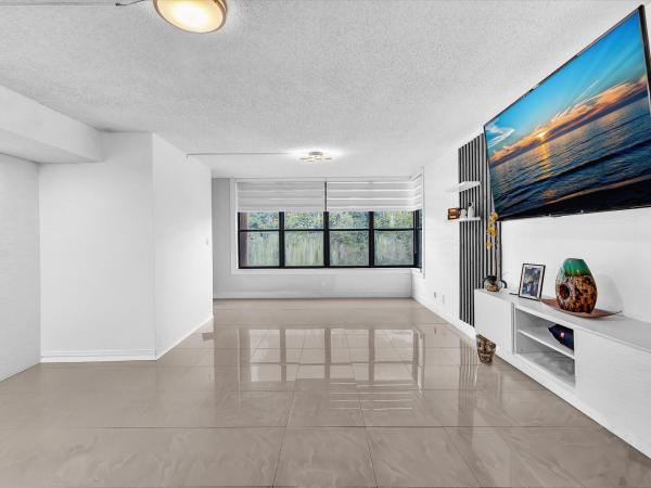 Applewood Village 1, 2659 Carambola Cir N #106, Coconut Creek, Florida 33066, image 3