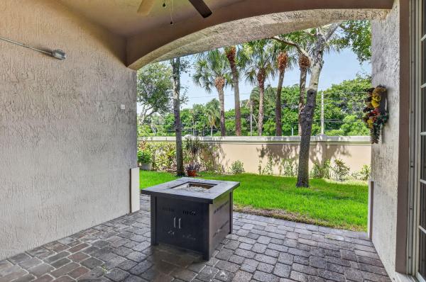 Carriage Pointe Townhomes, 76 Landau St, Boynton Beach, Florida 33426, image 2