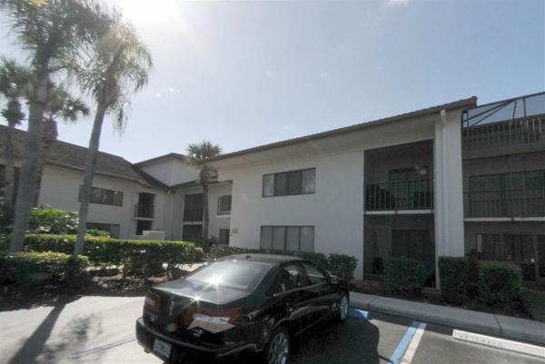 Lakeshore Village Of Meadowood, 3400 Twin Lakes Ter #102, Fort Pierce, Florida 34951, image 2