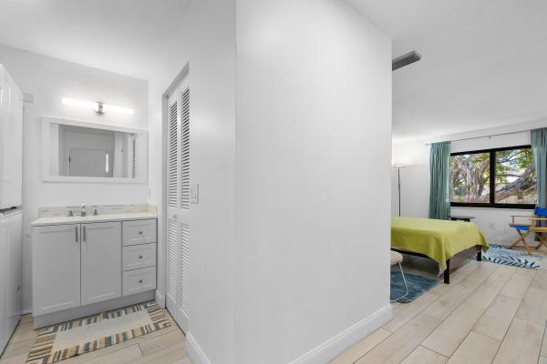 The Horizons Of Boca Lago, 8436 Cypress Ln #7H, Boca Raton, Florida 33433, image 2
