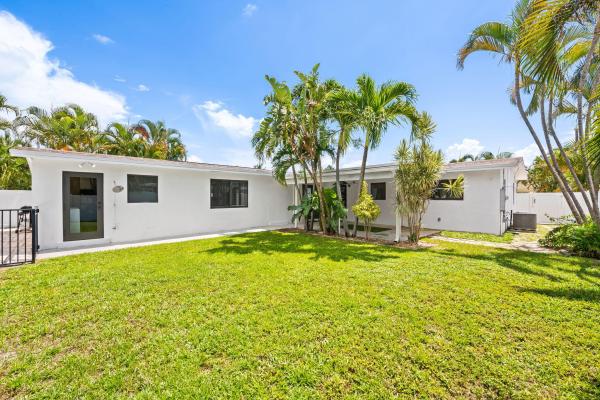 Beachway Manor, 413 NE 25th Ave, Pompano Beach, Florida 33062, image 3