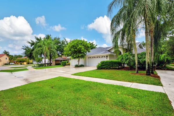 Greenview Shores 2 Of Wellington, 13792 Yarmouth Dr, Wellington, Florida 33414, image 3