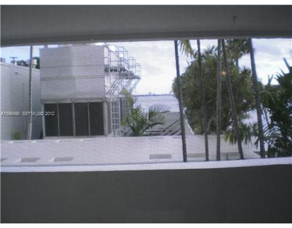 Arlen House West, 500 Bayview Dr #122, Sunny Isles Beach, Florida 33160, image 3