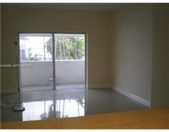 Arlen House West, 500 Bayview Dr #122, Sunny Isles Beach, Florida 33160, image 2