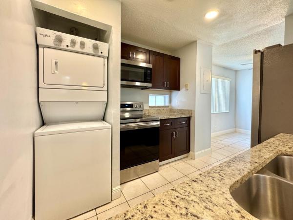 Windmill Lakes, 334 SW 86th Ave #108, Pembroke Pines, Florida 33025, image 2