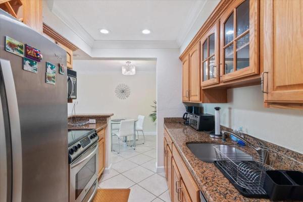 Pine Crest Village At Victoria Park, 1515 E Broward Blvd #403, Fort Lauderdale, Florida 33301, image 2