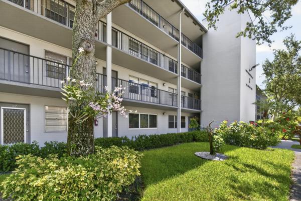 New Hampton At Century Village, 101 SW 132nd Way #215J, Pembroke Pines, Florida 33027, image 3