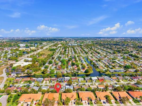 Regency Homes At Fairway Isles, 2920 E Aragon Blvd #3, Sunrise, Florida 33313, image 2