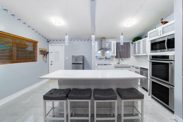Palm Beach Colony, 735 Hibiscus Dr, Royal Palm Beach, Florida 33411, image 3