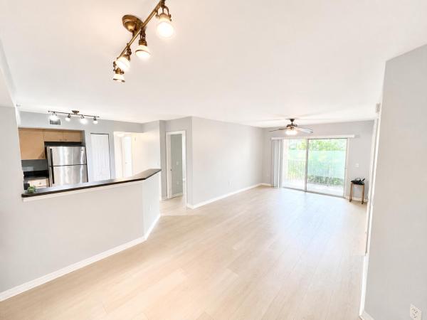 Emerald Isle At Laguna Lakes, 4021 San Marino Blvd #202, West Palm Beach, Florida 33409, image 2