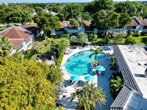 Deauville Village, 6675 S Oriole Blvd #3060, Delray Beach, Florida 33446, image 3