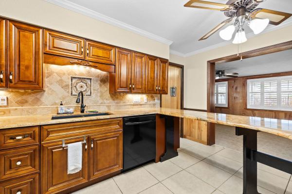 Maravilla Heights, 3324 Sunrise Blvd, Fort Pierce, Florida 34982, image 3