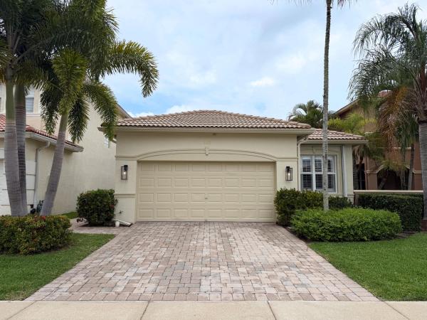 Isle Verde, 167 Isle Verde Way, Palm Beach Gardens, Florida 33418, image 2