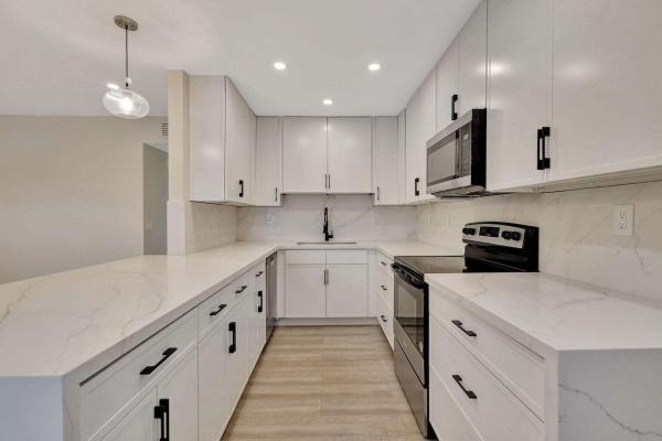 Burgundy At Kings Point, 802 Burgundy Q, Delray Beach, Florida 33484, image 2