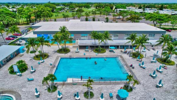 Burgundy At Kings Point, 802 Burgundy Q, Delray Beach, Florida 33484, image 3