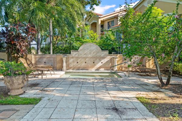 Emerald Isle At Laguna Lakes, 4151 San Marino Blvd #203, West Palm Beach, Florida 33409, image 2