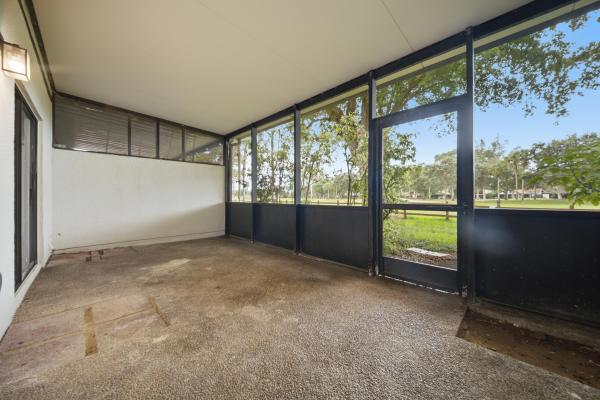 Villas Central, 1391 E Golfview Dr, Pembroke Pines, Florida 33026, image 2