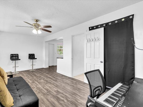 Country Club Estates, 4400 W Broward Blvd, Plantation, Florida 33317, image 2