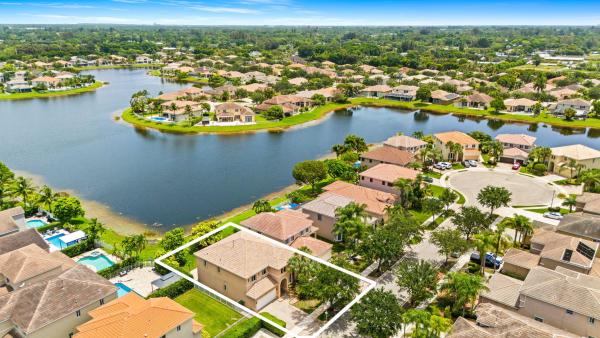 Laguna Isles, 19389 SW 64th St, Pembroke Pines, Florida 33332, image 2
