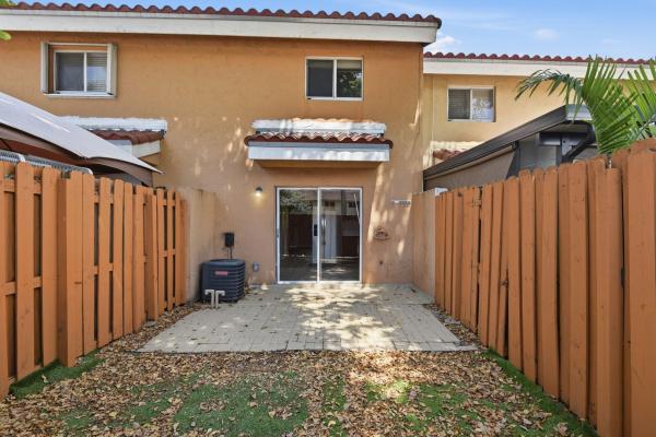 541 NW 82nd Ct #377, Unincorporated Dade County, Florida 33126, image 2