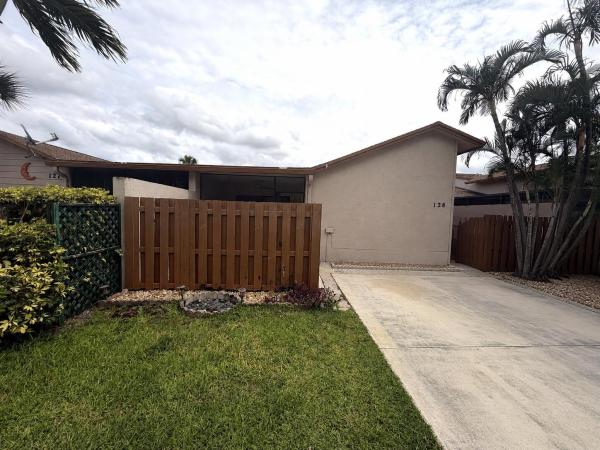Cedarwood Villas, 2400 SW 19th Ave #128, Boynton Beach, Florida 33426, image 2