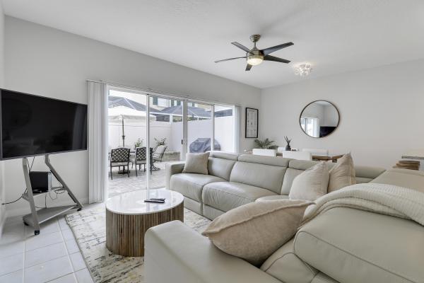 73 Laurel Oaks Cir, Tequesta, Florida 33469, image 2
