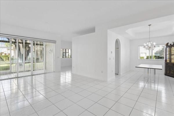 7937 Exeter Cir E #102, Tamarac, Florida 33321, image 2