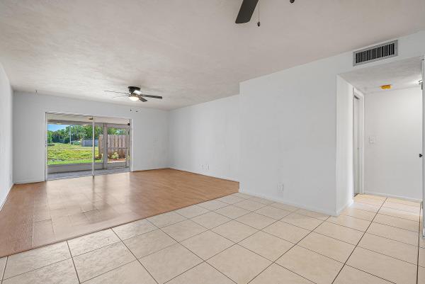 Villas Of Golfview Harbour, 1440 SW 28th Ave #10, Boynton Beach, Florida 33426, image 2