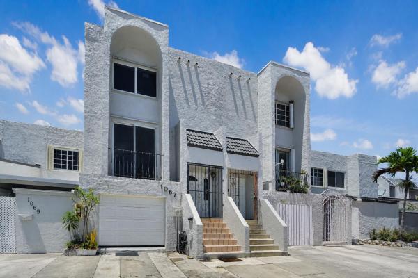 1067 W 43rd Pl #68, Hialeah, Florida 33012, image 2