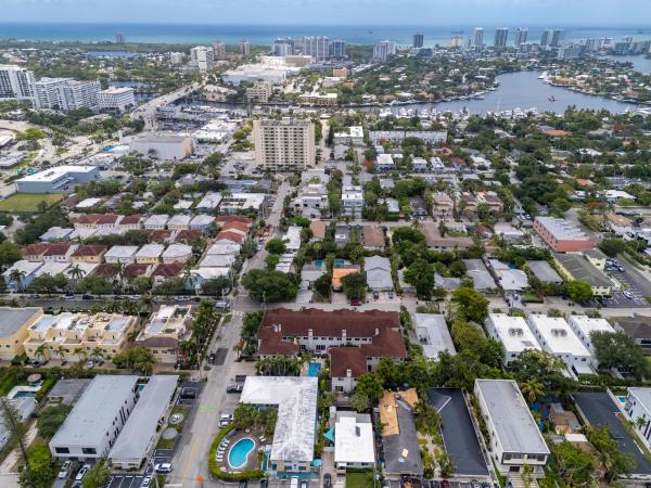 Villa Victoria, 835 NE 17th Way, Fort Lauderdale, Florida 33304, image 2