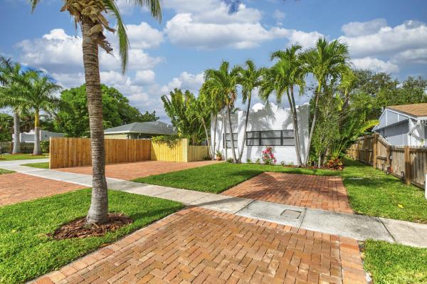 Hillside Park, 719 Franklin Rd, West Palm Beach, Florida 33405, image 2