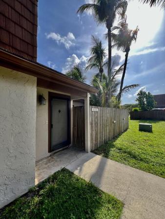 Lake Colony, 4232 Palm Bay Cir #D, West Palm Beach, Florida 33406, image 1
